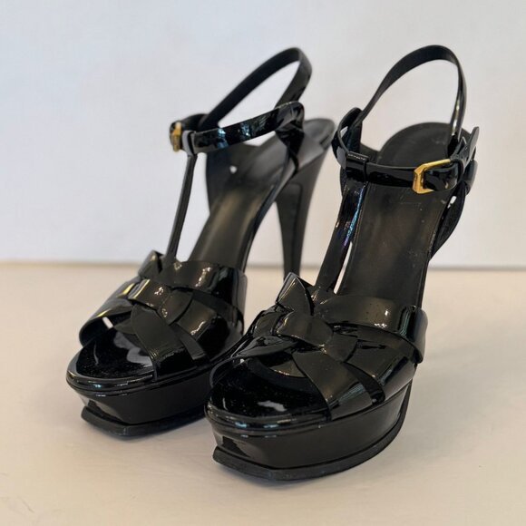 YSL Tribute Sandal in Blk Patent Leather